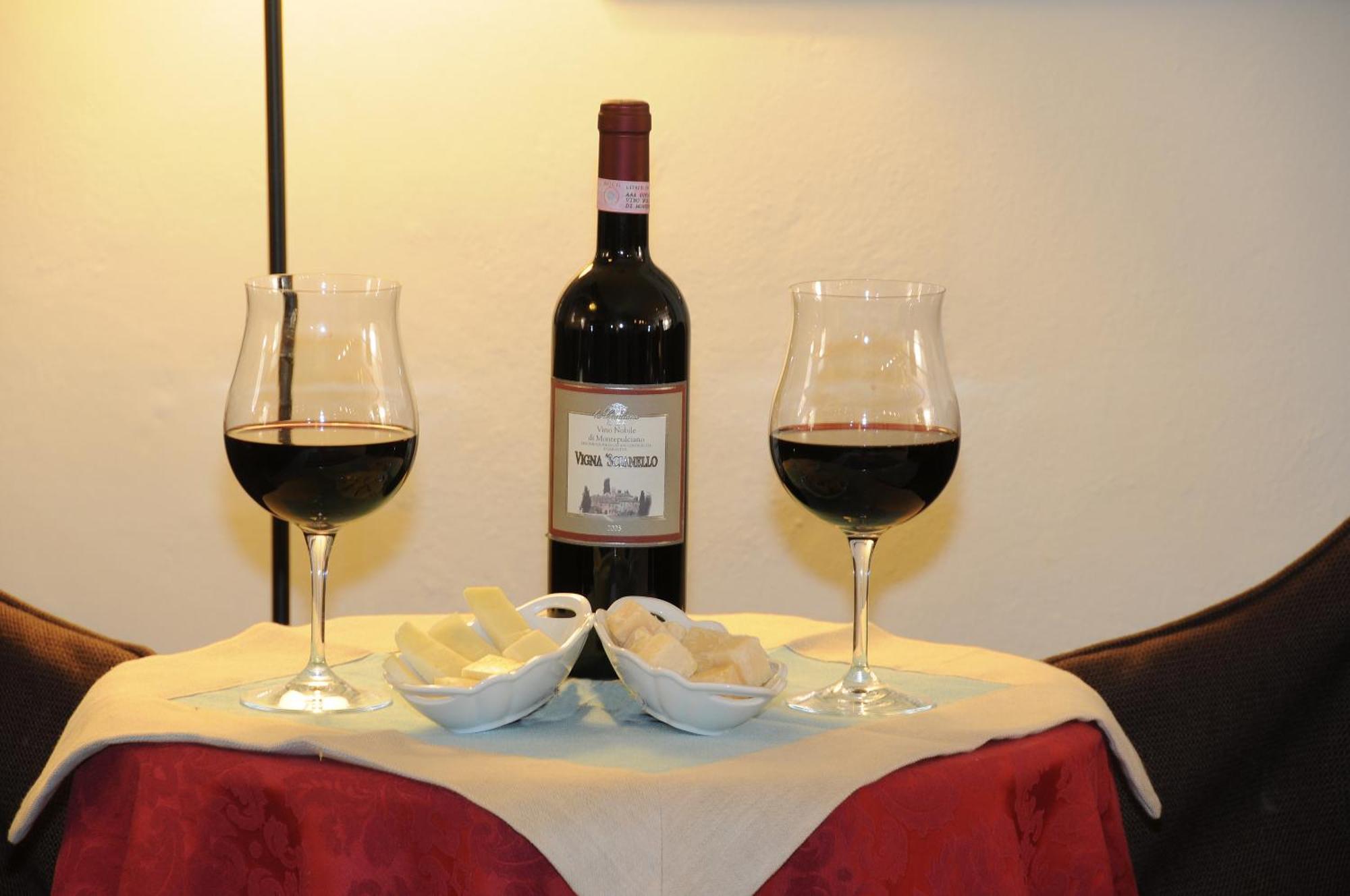 Albergo Duomo Montepulciano Stazione 외부 사진